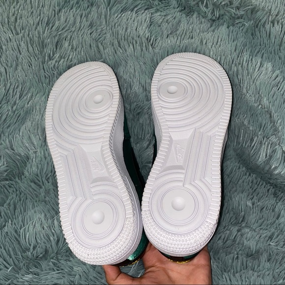 New Size 8.5 Nike Air Force Ones Metallic Green - Picture 6 of 6